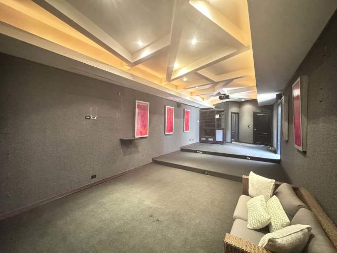 Elegant marble bathrooms with glass showers, bathtub, and modern fixtures in PH Paramount Costa del Este Panama