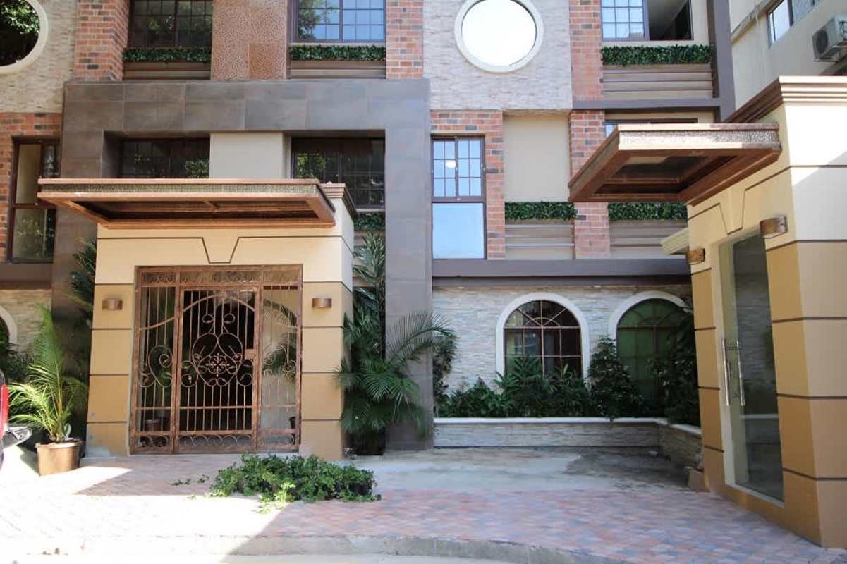 Tropical garden with multi-level fountain and lush greenery Casa Rica Bella Vista Panama