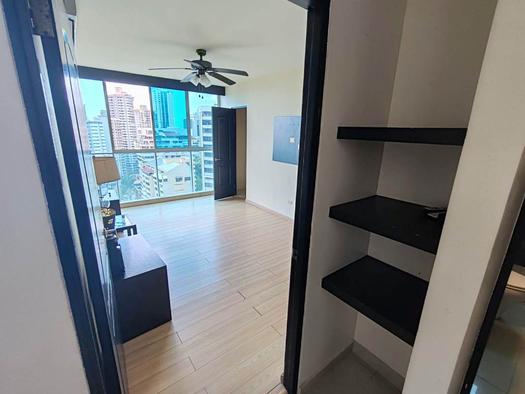 Luxury infinity pool with ocean backdrop in PH Punta Paitilla Panama City