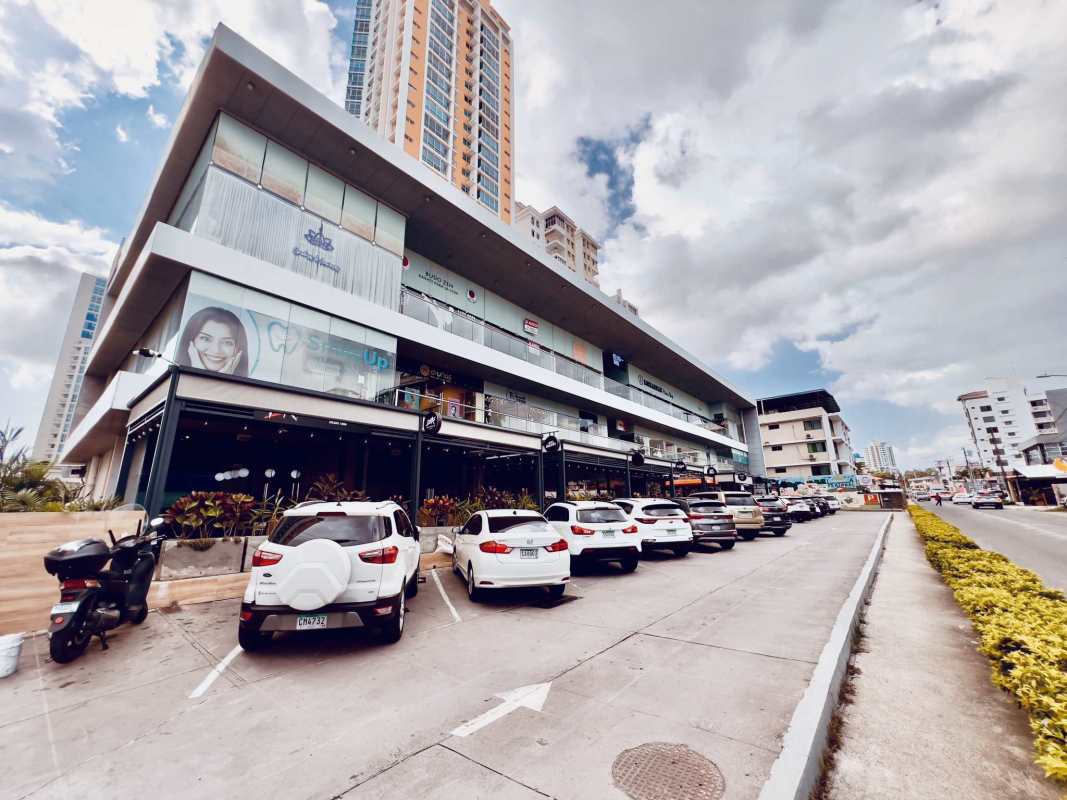 Underground parking with columns and lighting at San Francisco Business Plaza Panama
