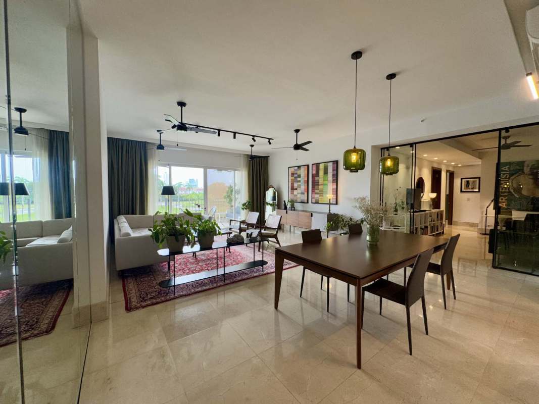 Elegant dining room with marble floor in PH The Reserve Santa Maria Panama