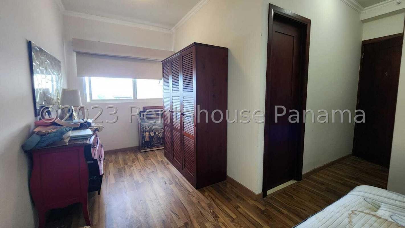 Luxury condominium complex with pools, gardens, and golf views at The Reserve Santa María Panama