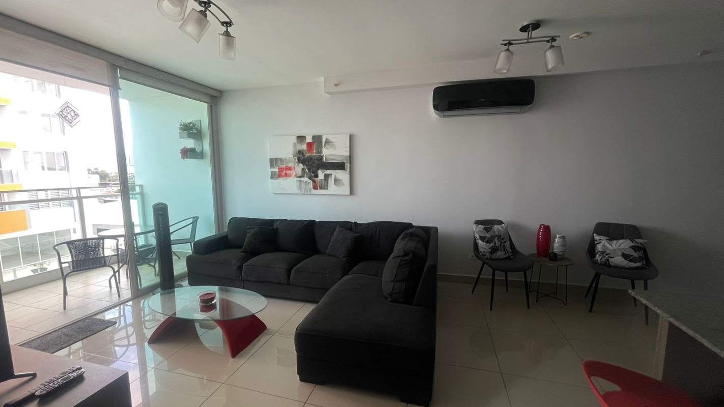 Bedroom with large window, AC and wardrobe PH San Francisco Bay Panama City