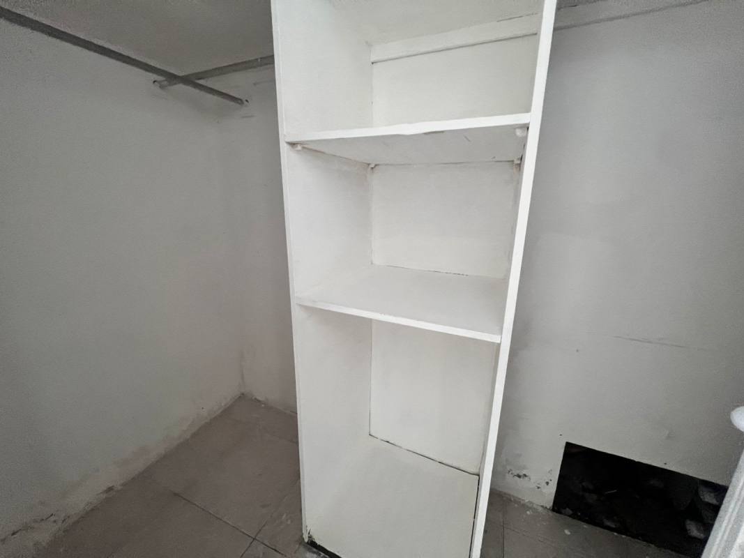 Built-in closet open storage space apartment for sale Bella Vista Panama