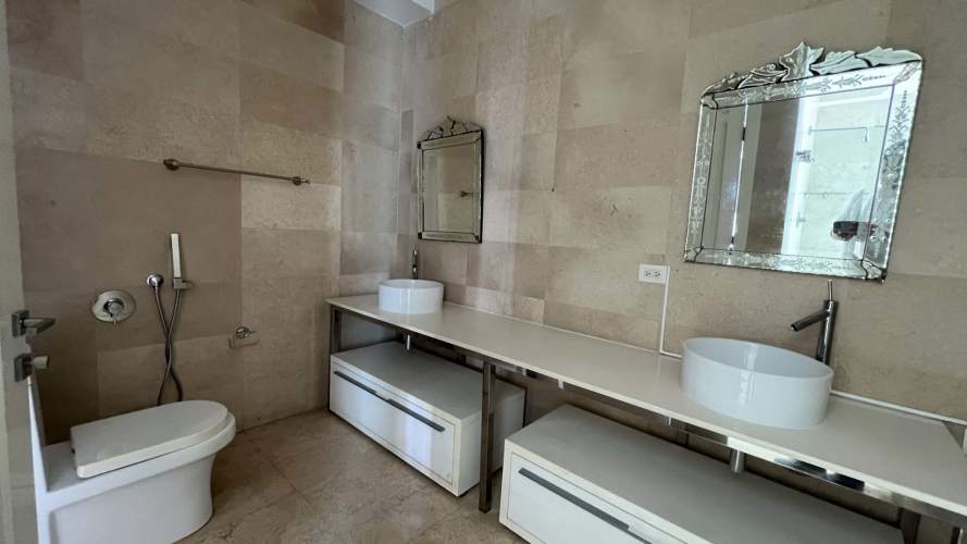 Furnished 1BR Apartment PH Urbis Near Universities Tumba Muerto