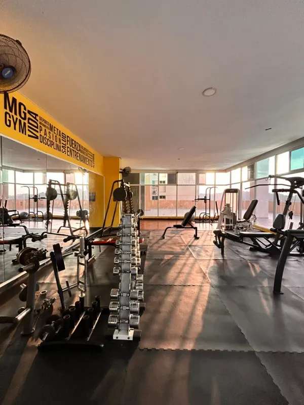 Rooftop swimming pool with city skyline view PH Edison Park Panama apartment amenities