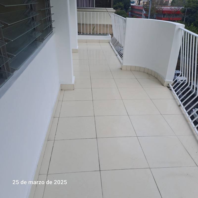 Laundry space with sink windows tiled floors PH Plaza España Panama