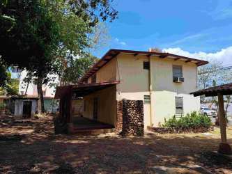 Rustic bohio with barbecue area perfect for entertaining near Playa Malibu Gorgona Panama