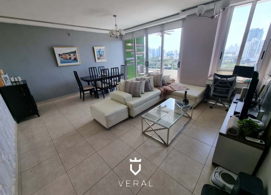 Kitchen with imported granite countertops and modern cabinets PH Macedonia Towers Panama apartment for rent