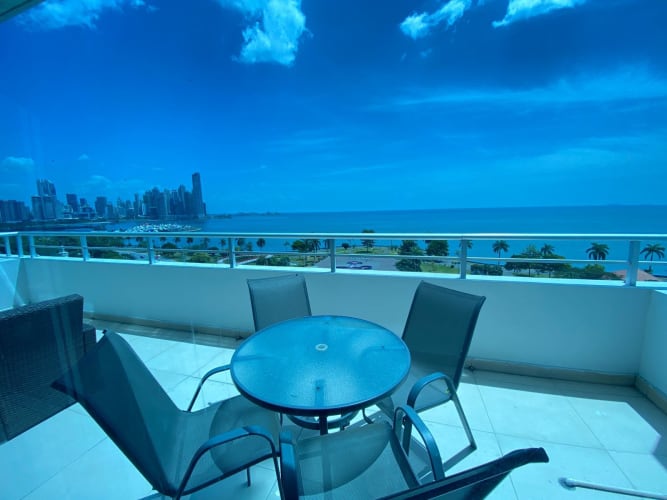 Contemporary kitchen with breakfast bar and stainless steel appliances PH Vista del Mar