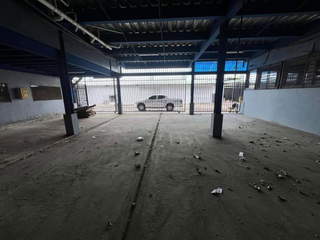 Commercial Warehouse for Rent in 24 de Diciembre - 0 bedrooms