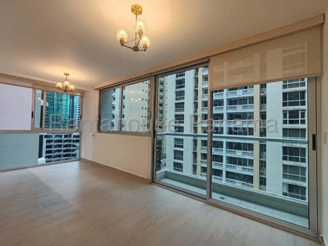 Spacious living dining room with city views at PH Midtown Obarrio apartment rental