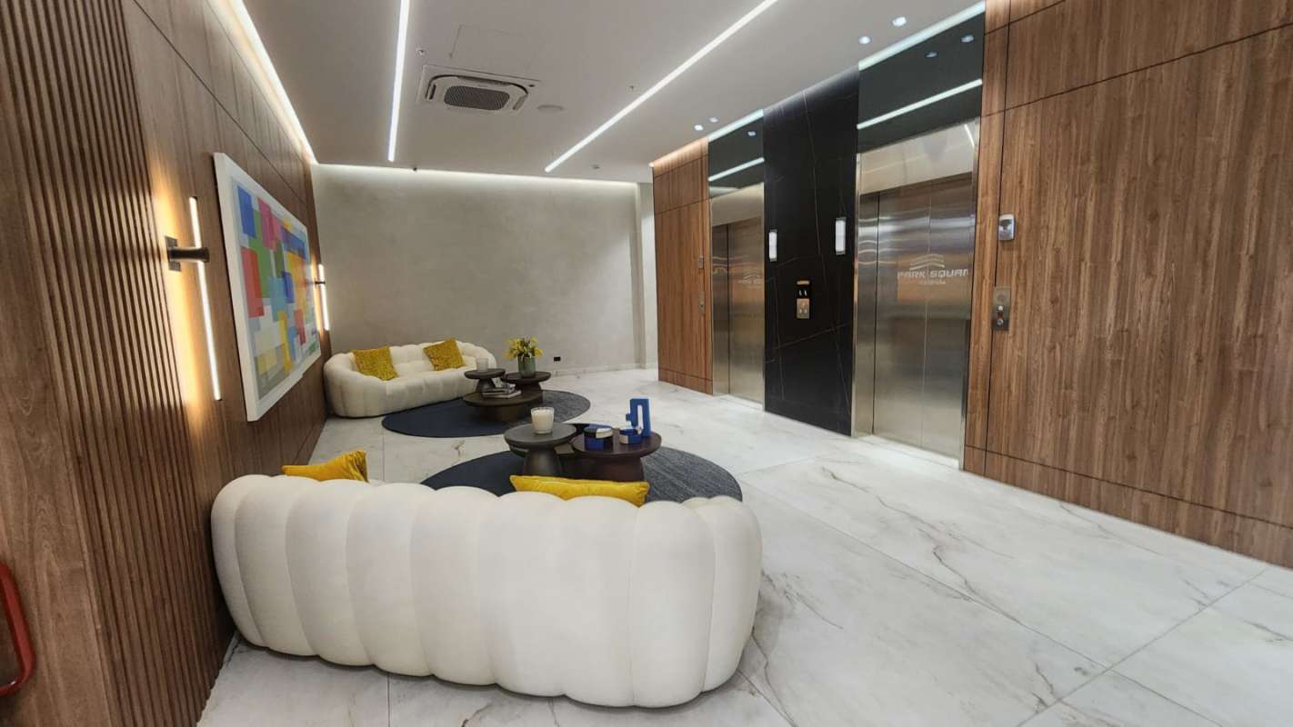 Squash court with wooden flooring in Park Square Tower rooftop sports area Panama City