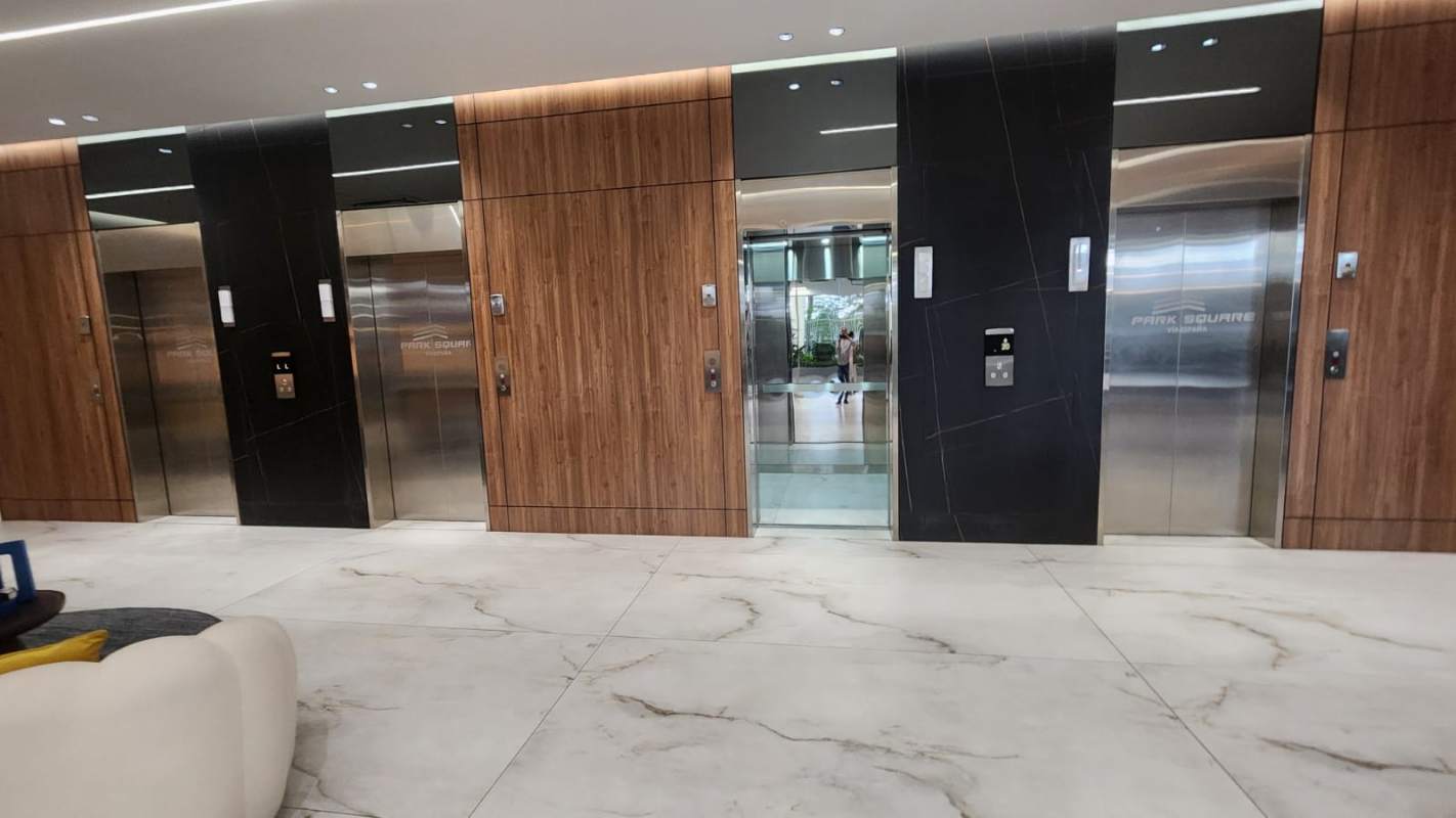 Bedroom with floor-to-ceiling windows skyline view Park Square Vista Hermosa Panama City