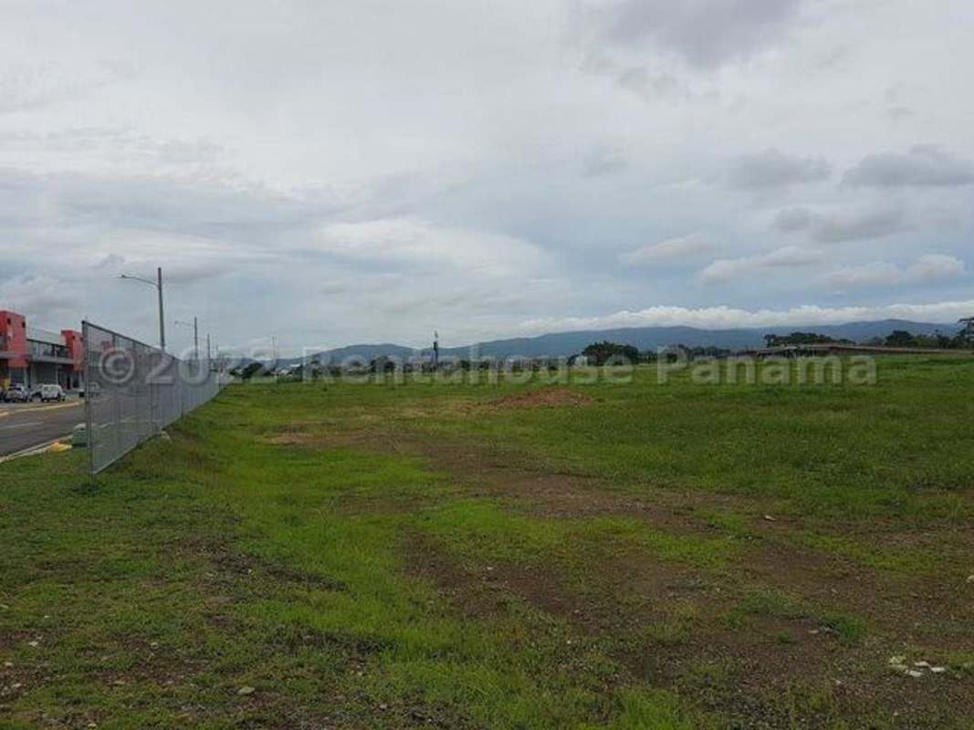 Wide flat plot ready for warehouses or logistics in Tocumen Zona Franca Panama