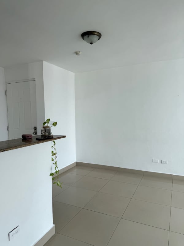 Living room with balcony access and panoramic windows PH Teus Tower San Francisco