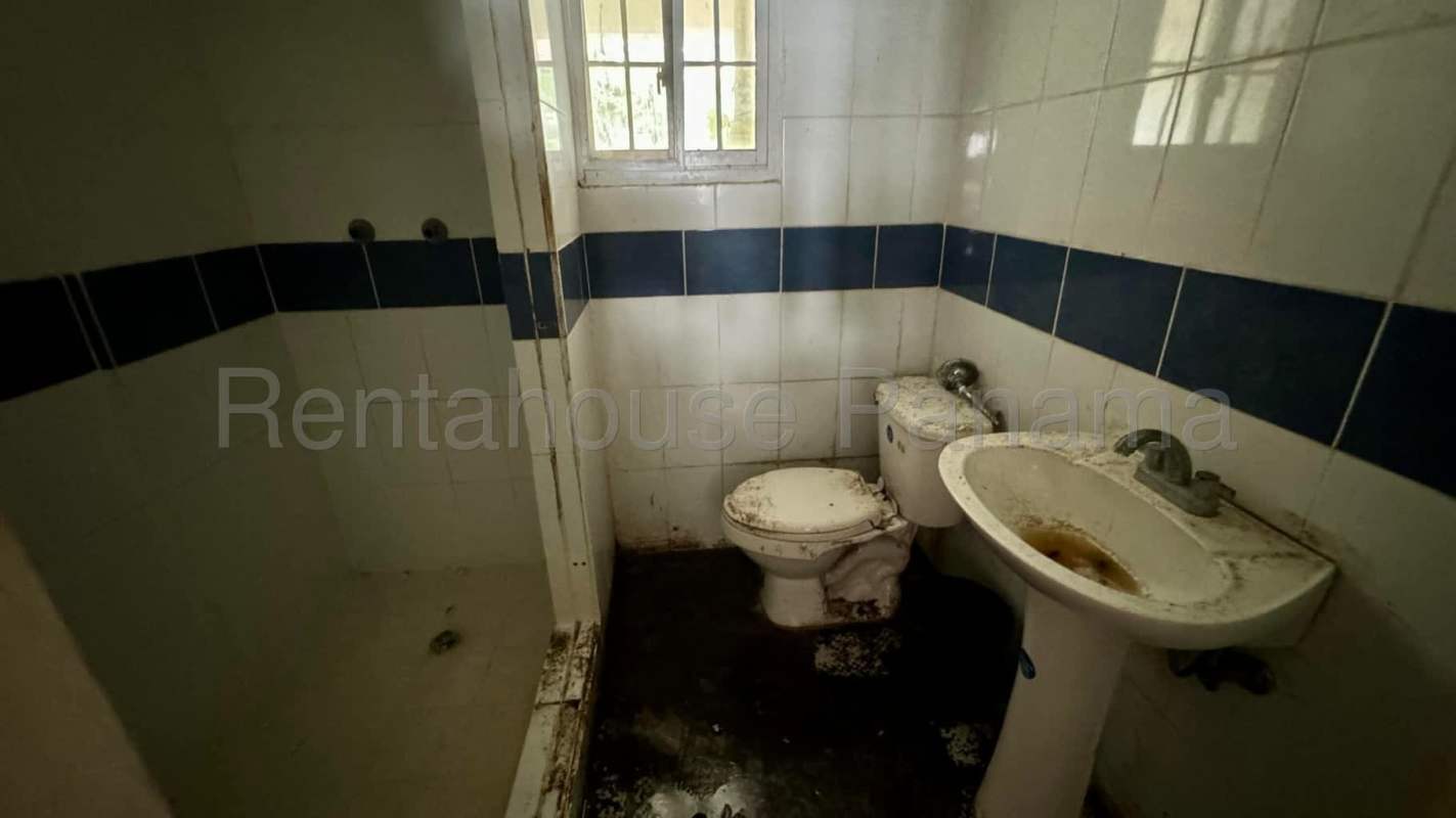 Open interior with unfinished walls and potential living room dining area in Albrook Clayton Panama