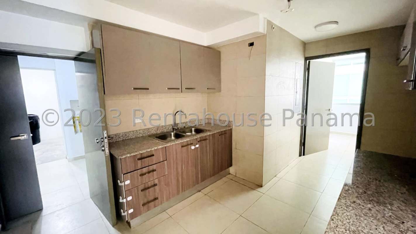 Modern bathroom with granite countertop and glass shower PH Lumiere Costa del Este Panama