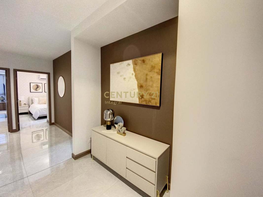 Spacious living dining area with windows and balcony PH Prestige Avenida Balboa Panama