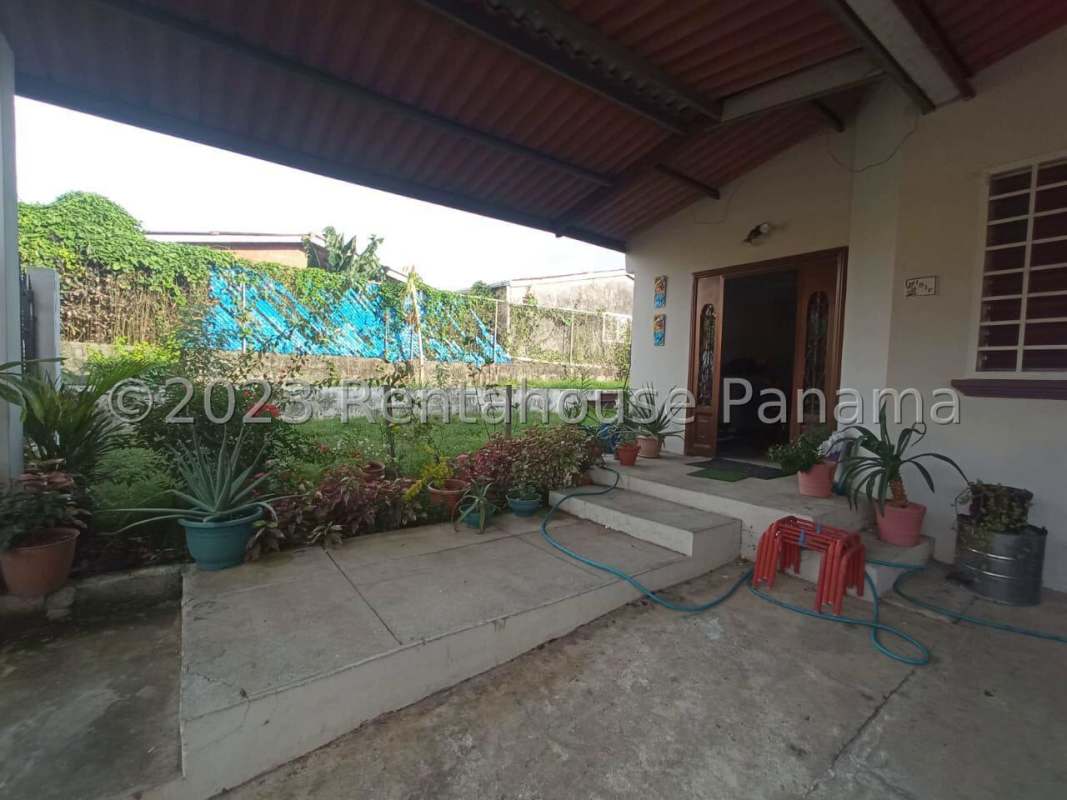 Spacious bright living and dining room with ceramic tile floors in Brisas del Golf Panama house