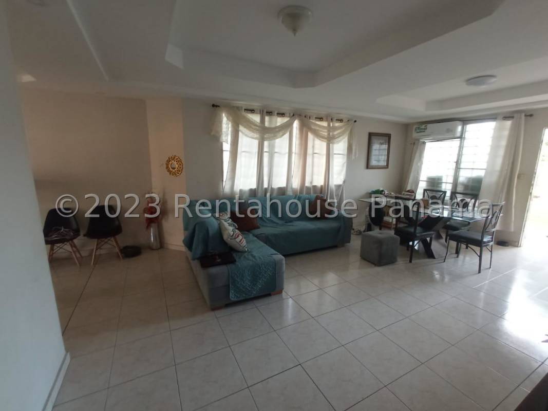 Spacious 3BR House with Terrace & Large Yard in Brisas del Golf