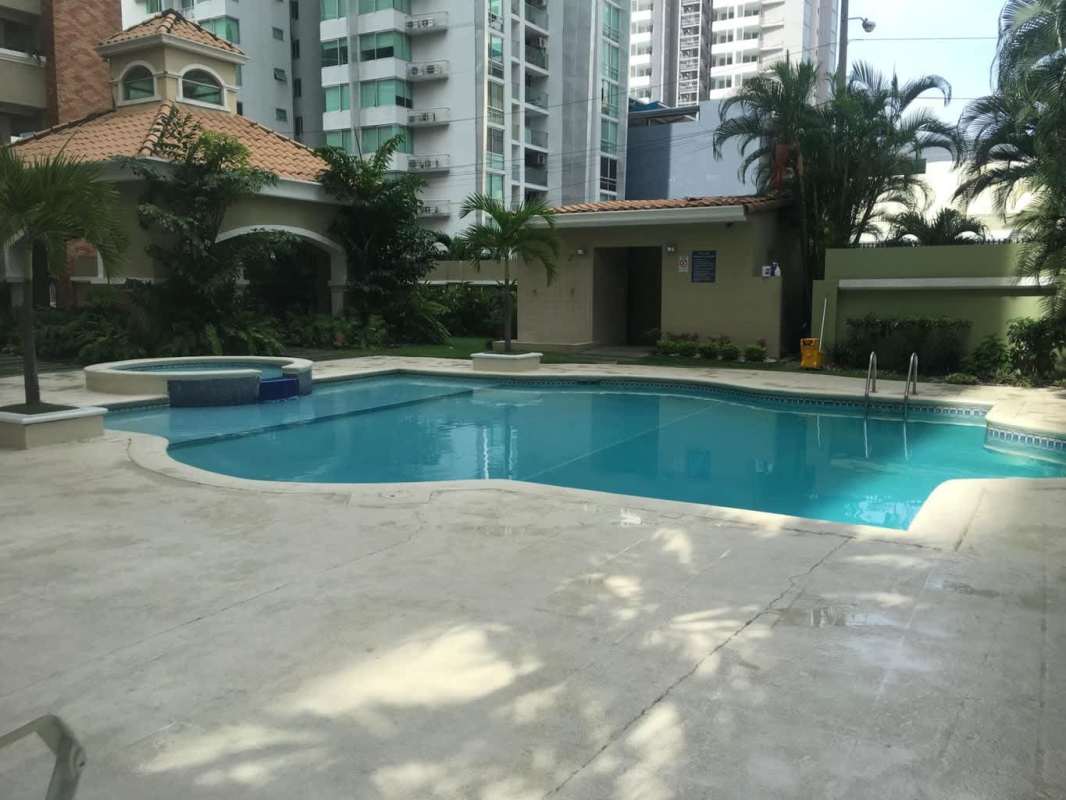 Outdoor pool with hot tub and gazebo PH Greenbay Costa del Este