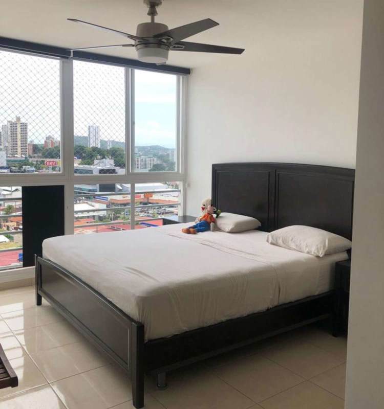 Bedroom city view, AC, ceiling fan, modern decor PH Hato Tower Panama
