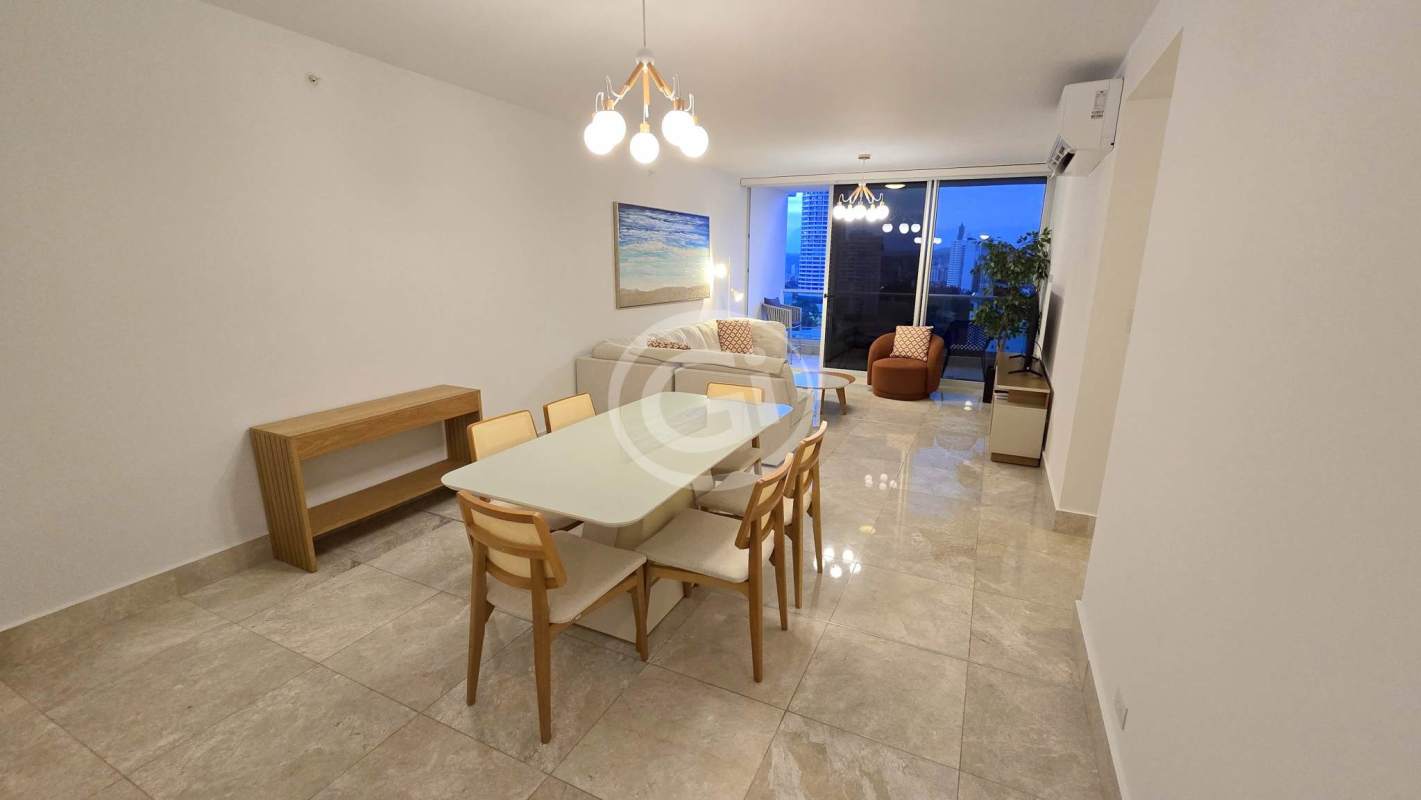 Luxury double height lobby with marble floors in PH Costanera Tower Panama