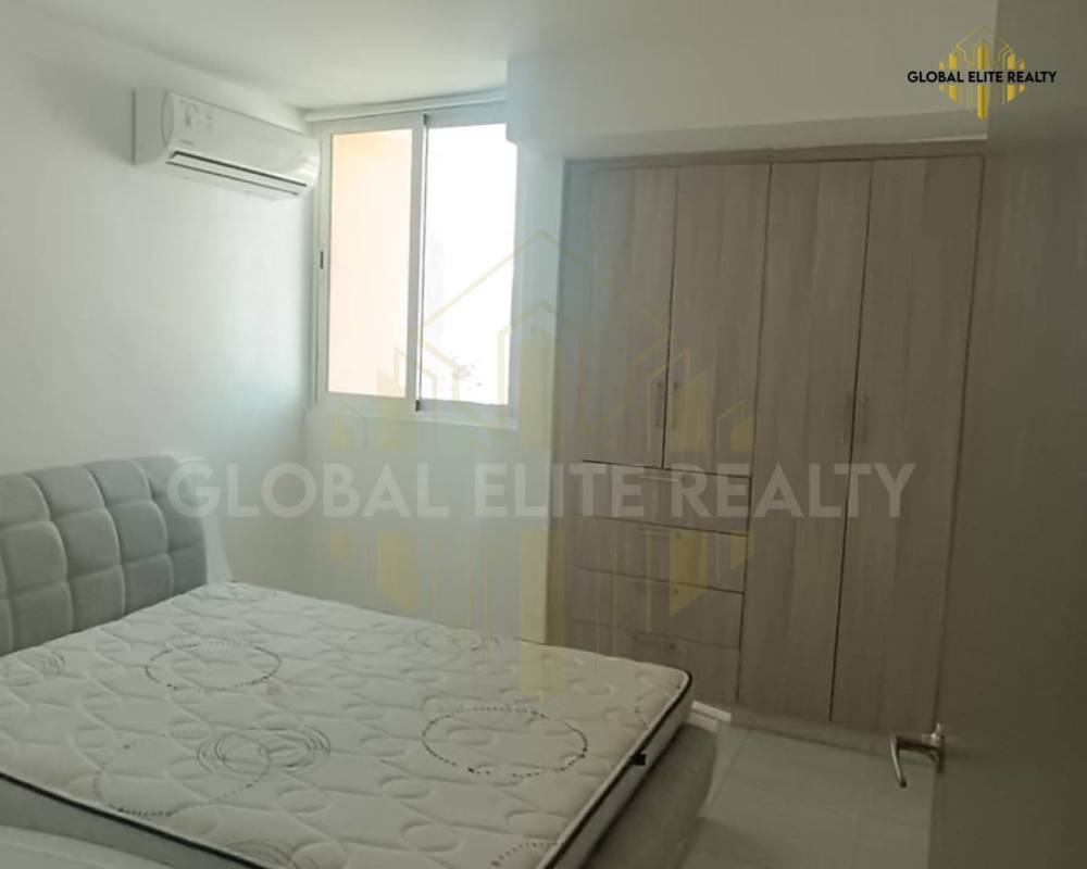 Balcony with panoramic city skyline views in PH Vista Hermosa Via España Panama