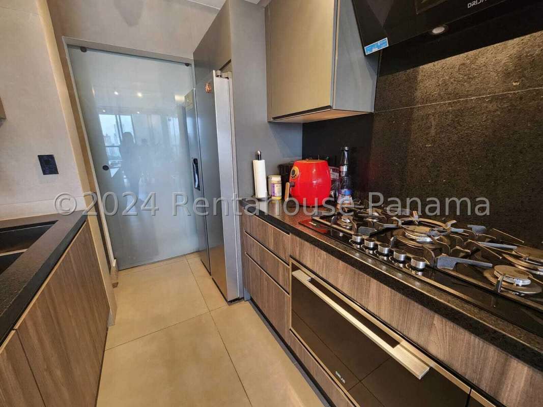 Balcony with views towards Panama Bay and skyline from PH Victory Sport apartment