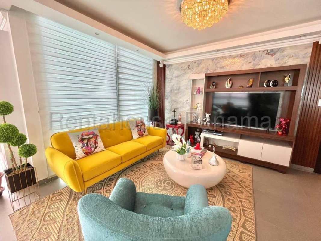 Modern living room with city skyline view in PH Quartz Tower San Francisco Panama