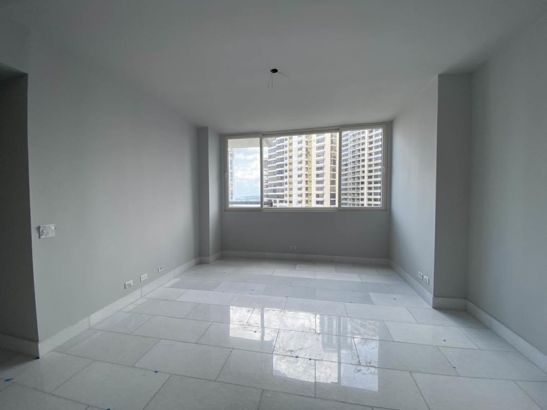 Elegant master bedroom with panoramic sea view windows at PH The Towers Punta Paitilla Panama
