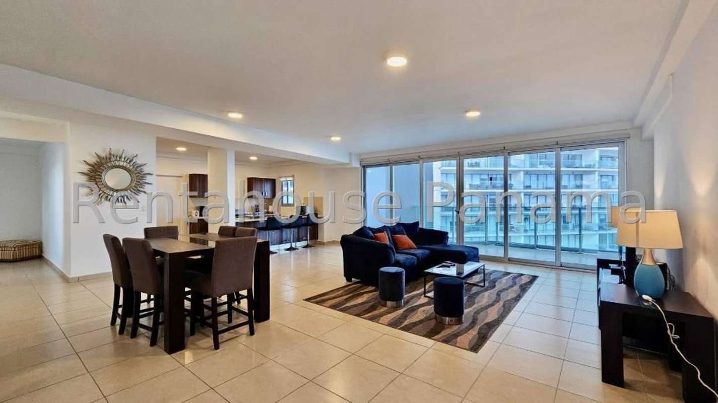 Bright living and dining area with panoramic ocean views in PH Ocean Club Punta Pacifica