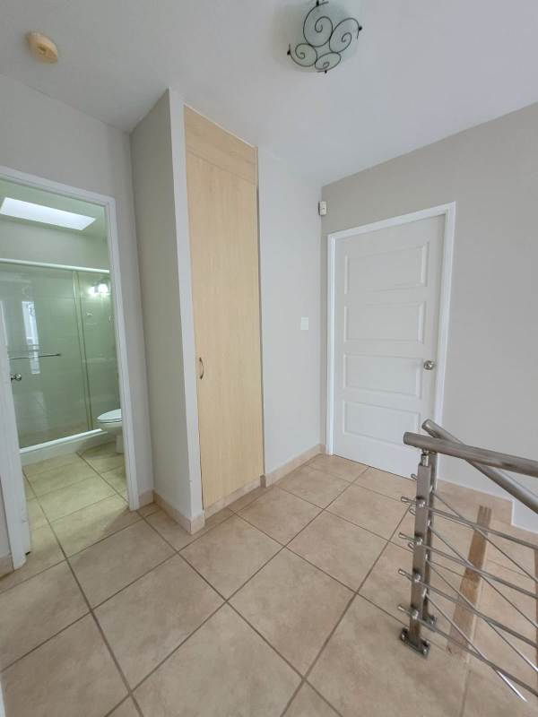 Furnished Duplex with 4BR & Amenities in Brisas del Golf