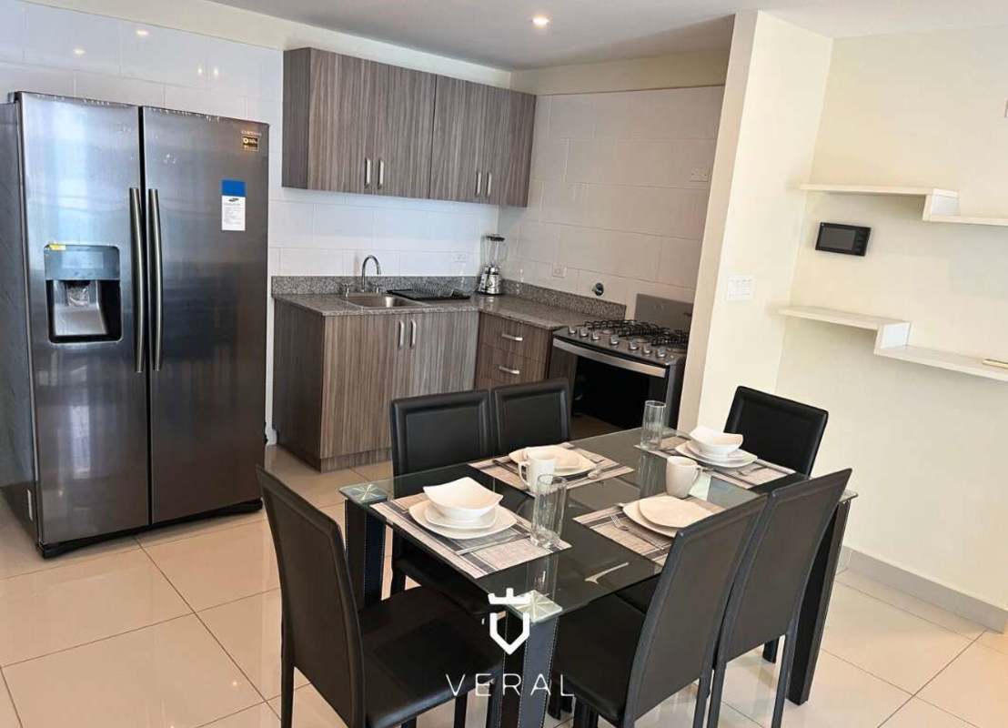 Secondary bedroom with large window, marble floors, AC PH Red Point San Francisco Panama