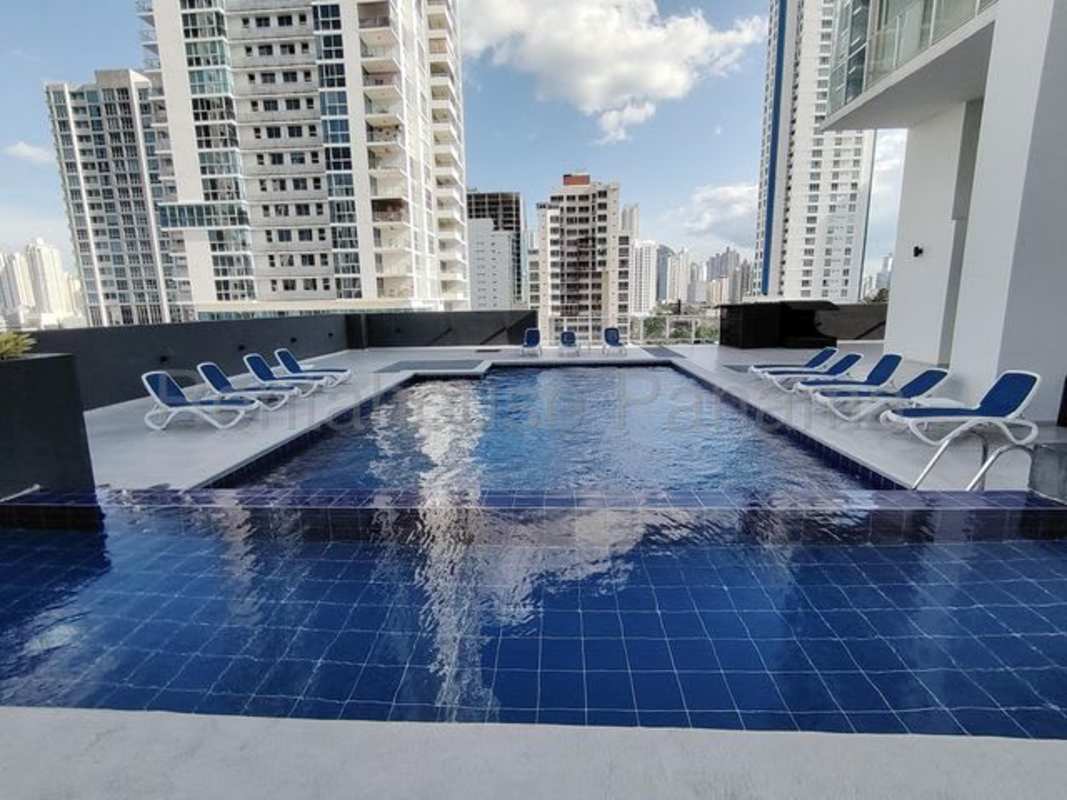 Contemporary kitchen with granite countertops, stainless steel appliances in PH Quadrat Panama City