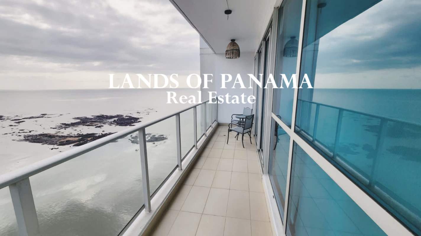 Infinity pool with sea views at PH Oceanaire Punta Pacifica Panama