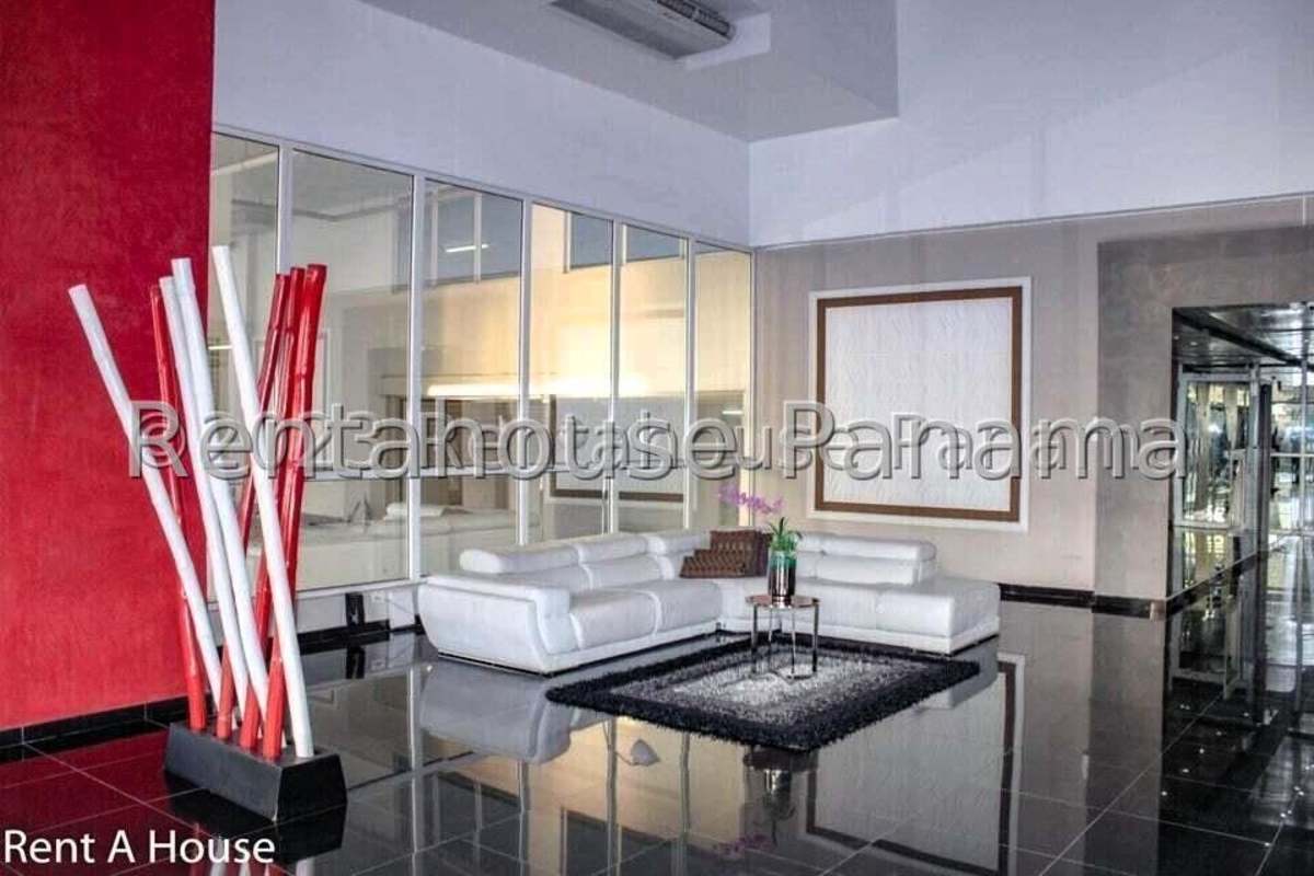 Spacious open living-dining area with porcelain tile floors at PH Greenview San Francisco Panama City