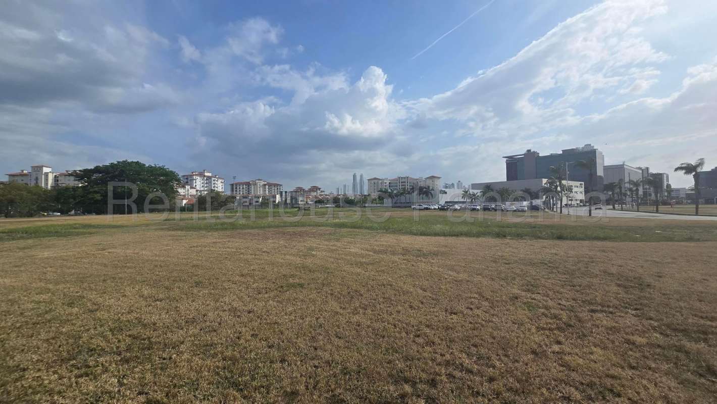 Large development site in upscale Santa Maria Business District Panama near Costa del Este