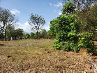 Private tennis courts surrounded by greenery PH La Colonia Punta Chame Panama