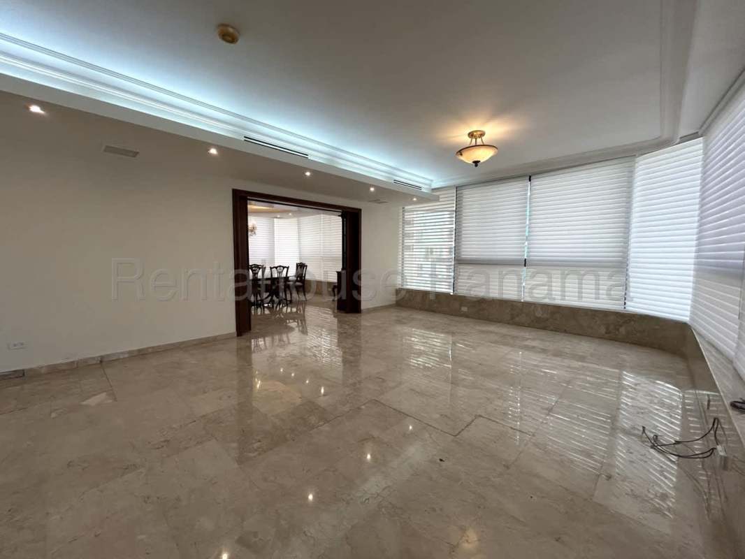 Large bedroom wood floors and city view rental apartment PH The Mirage Paitilla Panama