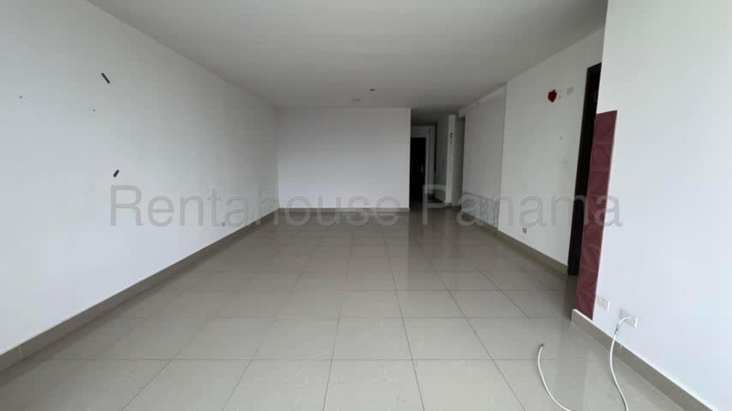 Bedroom with large window, built-in closet PH Altamira Hato Pintado Panama