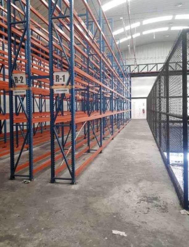 Industrial workshop interior with vehicle lifts, mezzanine, high ceilings Costa del Este Panama