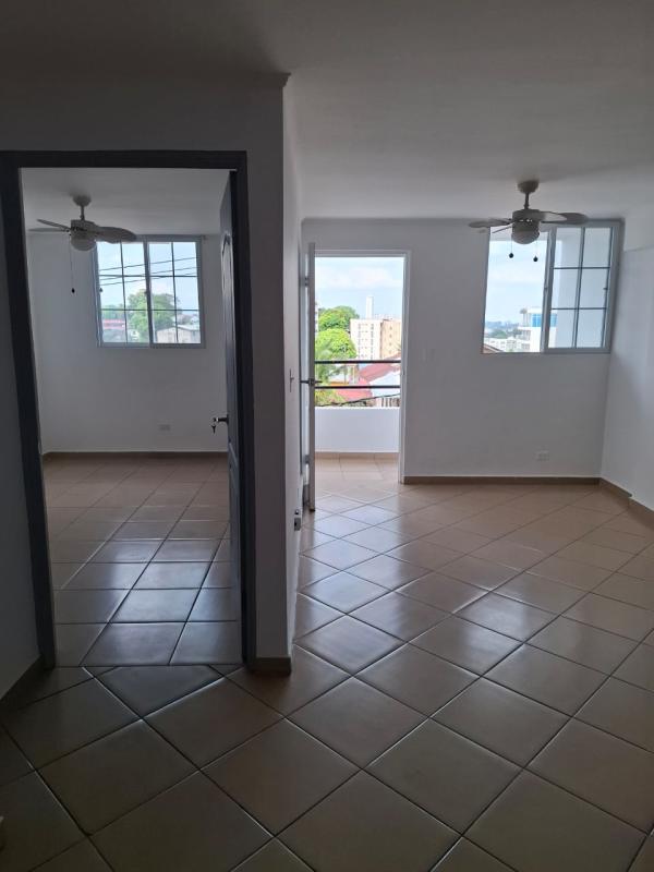 Living and dining area tiled floor bright window PH Mi Pueblito 12 de Octubre Panama