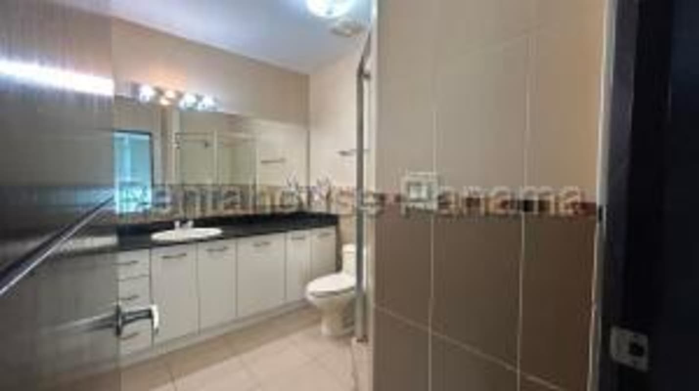 Modern bathroom with granite counter ensuite PH Bayfront Tower Panama