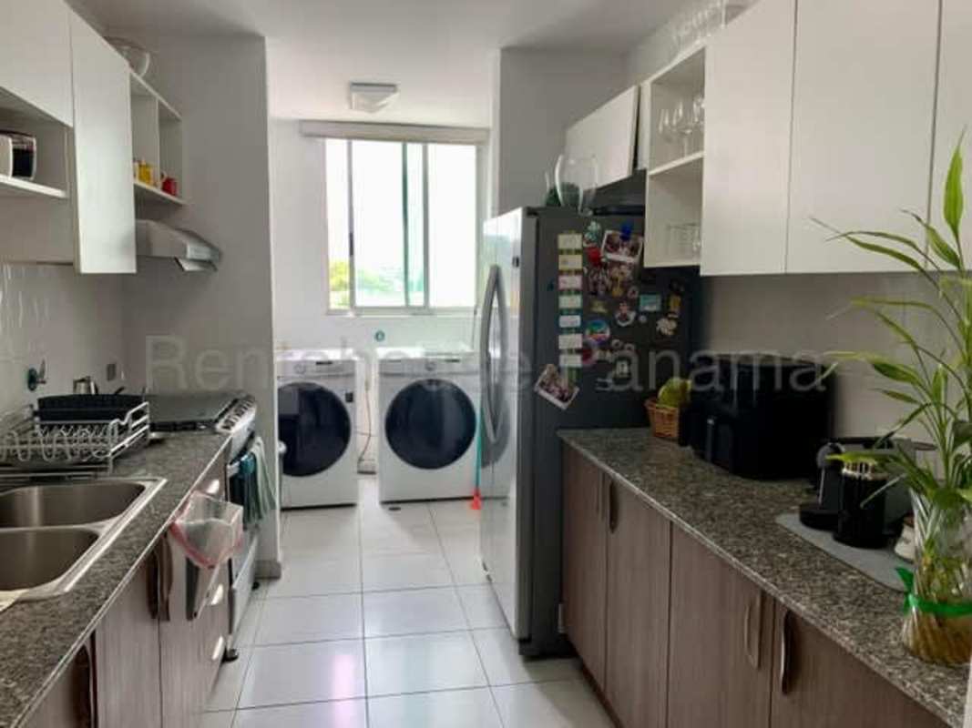 Contemporary kitchen with granite countertops and appliances PH El Cangrejo Panama