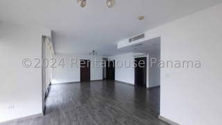 Apartment for Sale in San Francisco - 4 bedrooms