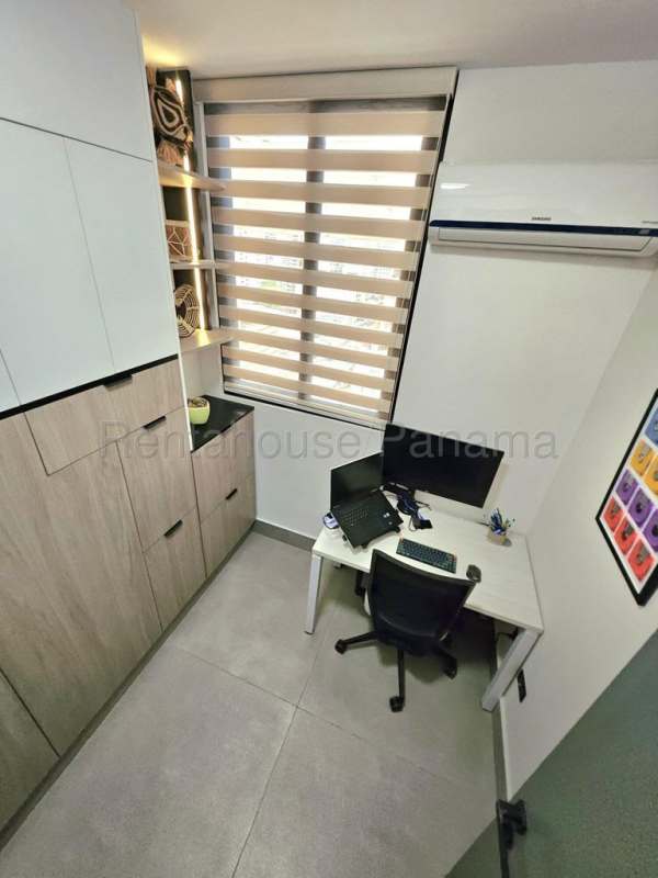 Modern bathroom with glass enclosed shower PH Victory Sport Panama