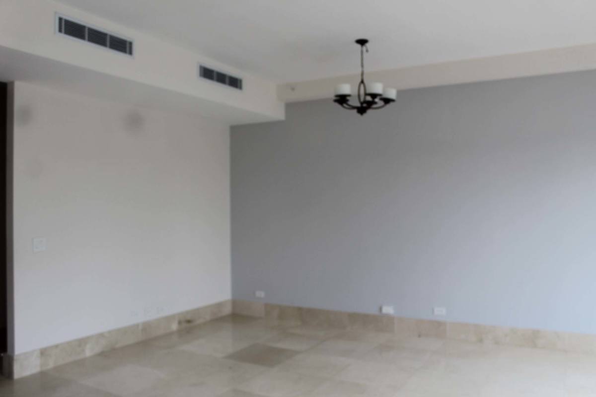 Luxury Garden Condo 2BR + Terrace Santa Maria Golf