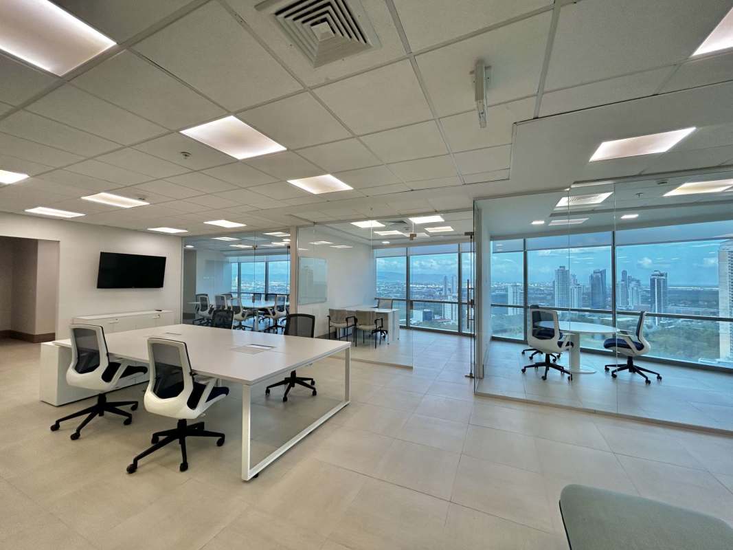 Furnished private office with skyline views inside Financial Park Tower Costa del Este
